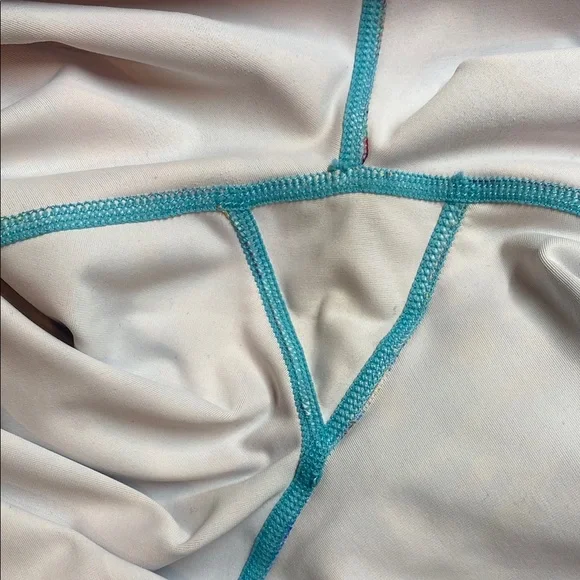 Constantly Varied Gear Capri Leggings Vibrant Design Size Small NWOT - Picture 4 of 4